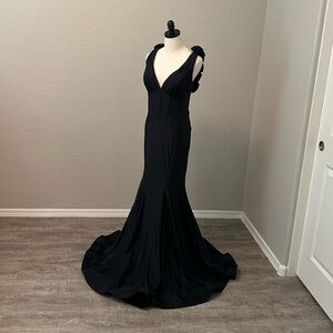 NEW JOVANI SZ 0 BLACK ROSETTE STRAP BACK CORSET BODICE FORMAL EVENING GOWN